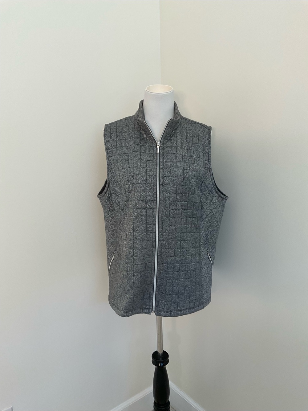 Zenergy By Chico’s Grey Grid Quilted Zip Front Vest